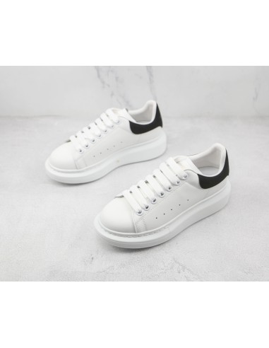 Alexander McQueen Oversized Blanca: Estilo Contemporáneo | OrenShop