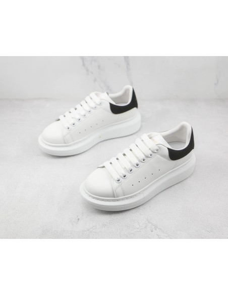 Alexander McQueen Oversized Blanca: Estilo Contemporáneo | OrenShop