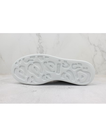 Alexander McQueen Oversized: Blanco y Rosa Shock