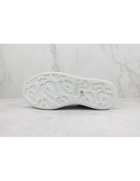 Alexander McQueen Oversized: Blanco y Azul