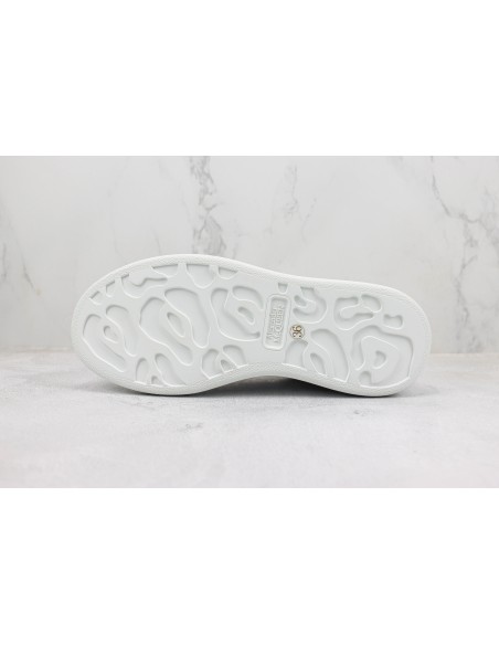 Alexander McQueen Oversized: Blanco y Plata