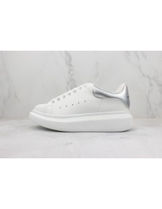 Alexander McQueen Oversized: Blanco y Plata