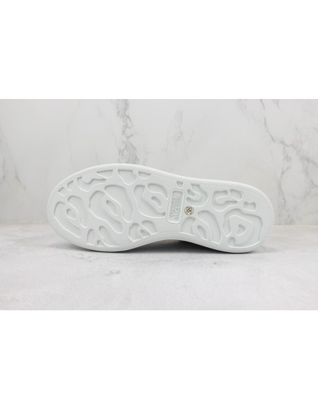 Alexander McQueen Oversized: Blanco y Rosa