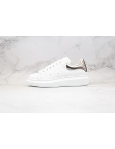 Alexander McQueen Oversized Leather: Elegancia Contemporánea