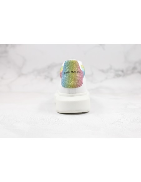 Alexander McQueen Oversized: Blanco y Arcoíris