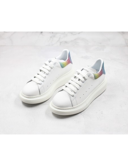 Alexander McQueen Oversized: Blanco y Arcoíris