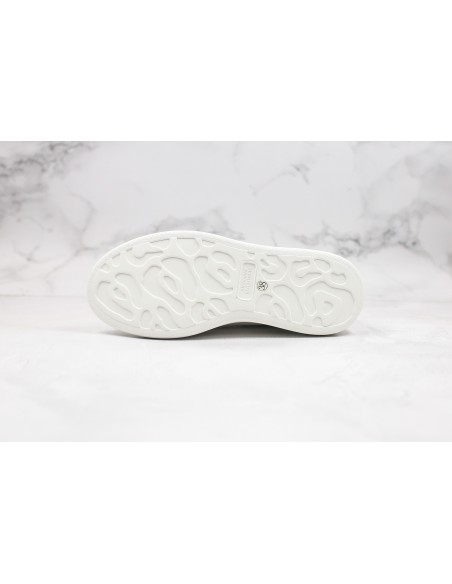 Alexander McQueen Oversized: Blanco y Arcoíris