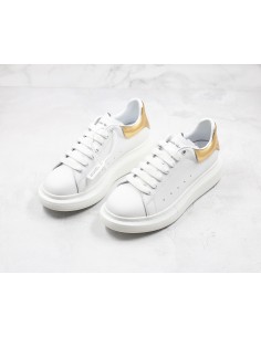 Alexander McQueen Oversized: Blanco y Dorado 2
