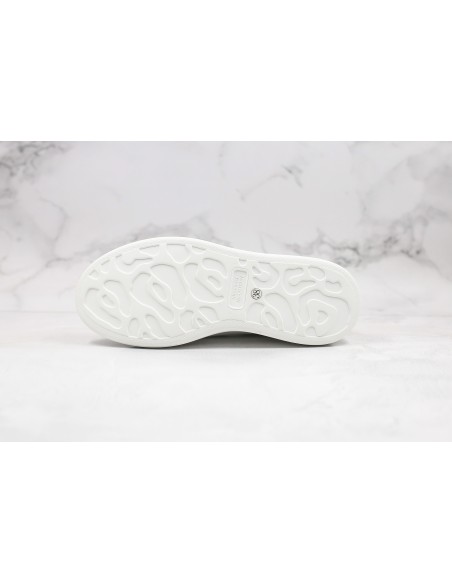 Alexander McQueen Oversized: Blanco y Dorado