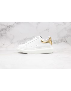 Alexander McQueen Oversized: Blanco y Dorado