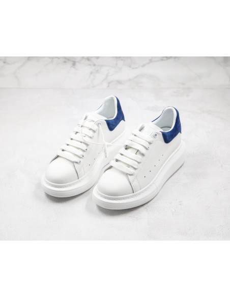 Alexander McQueen Oversized: Blanco y Azul Oscuro