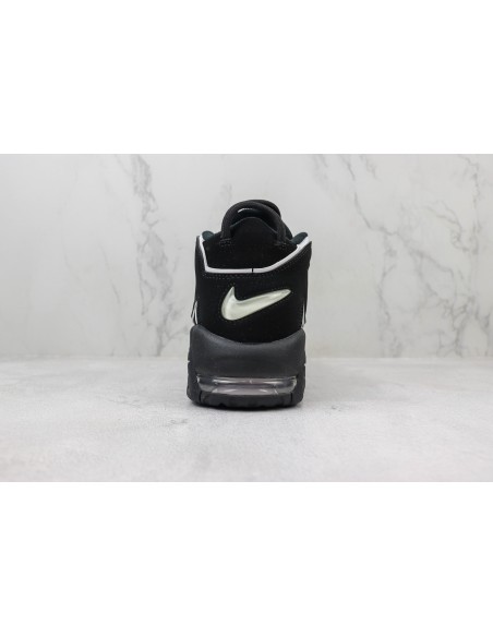 Nike Uptempo negras y blancas