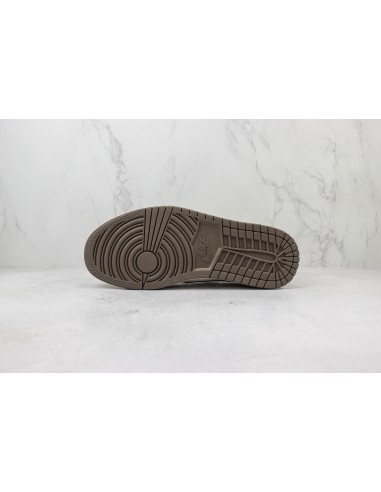 Air Jordan 1 Low Travis Mocca