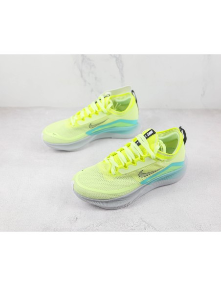 Nike Zoom Fly 4