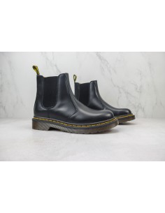 Dr. Martens 2