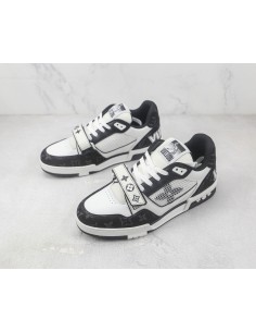 Louis Vuitton Trainer Black 2
