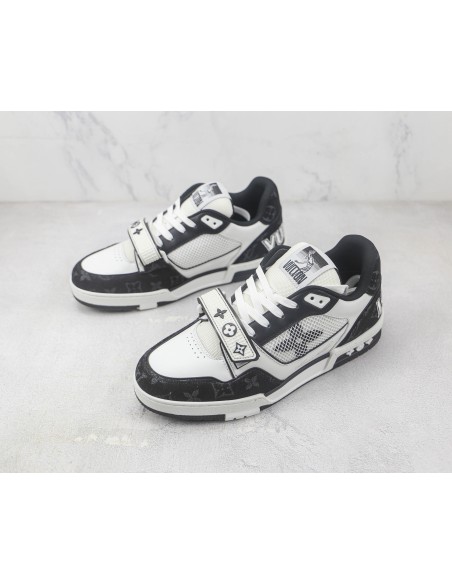 Louis Vuitton Trainer Black