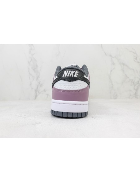 Dunk Low Púrpura: Estilo y Comodidad en un Diseño Clásico