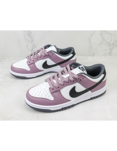 Dunk Low Púrpura: Estilo y Comodidad en un Diseño Clásico